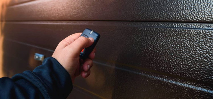 automatic door opener with remote control in Paramount