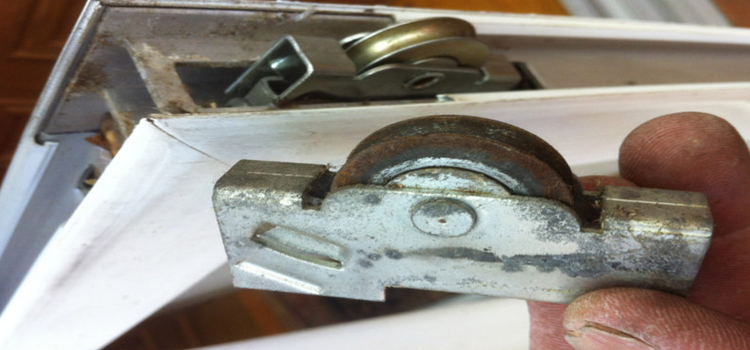 screen door roller repair in Paramount